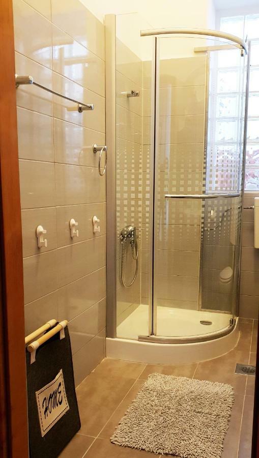 Apartman Kyra Pola Esterno foto