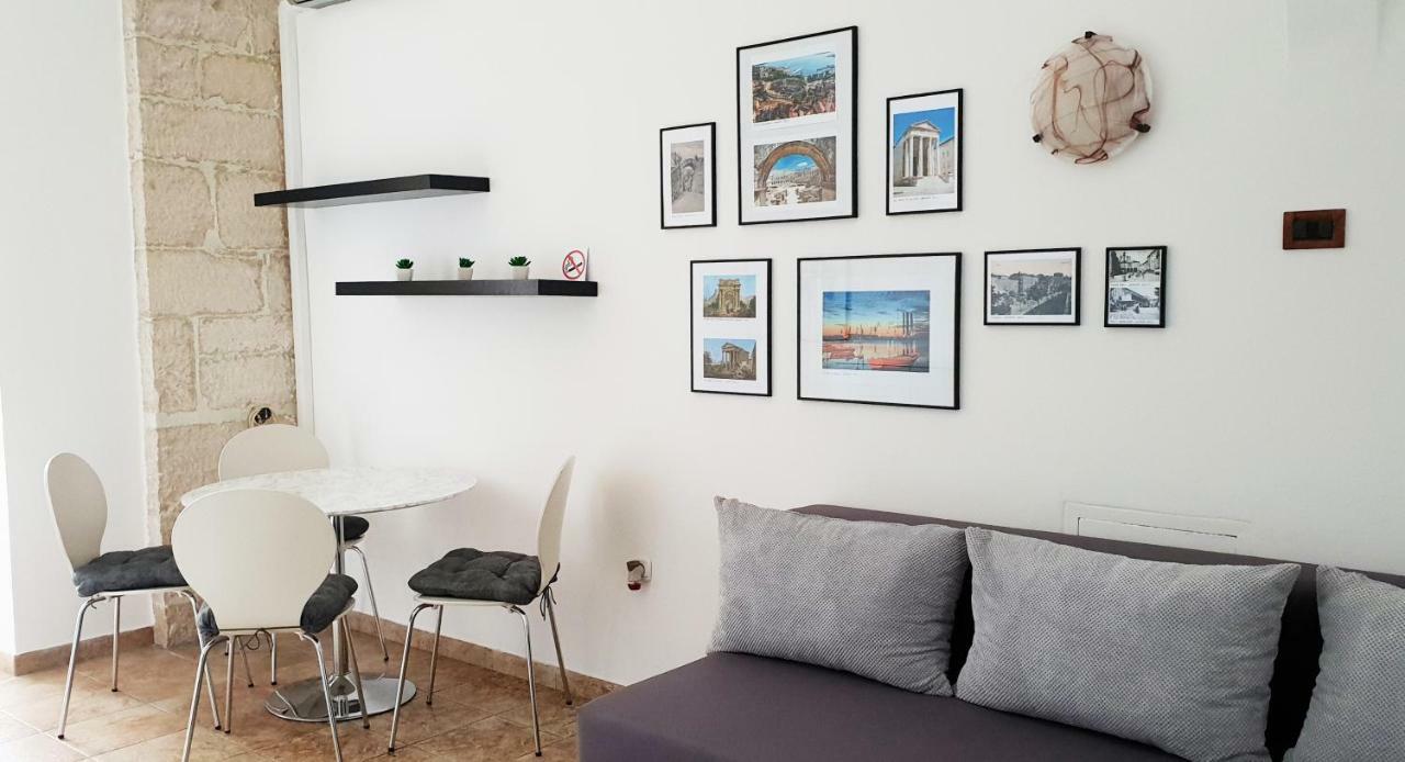 Apartman Kyra Pola Esterno foto