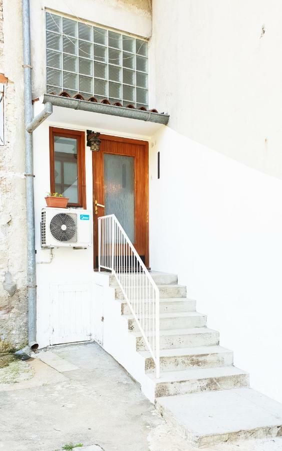 Apartman Kyra Pola Esterno foto