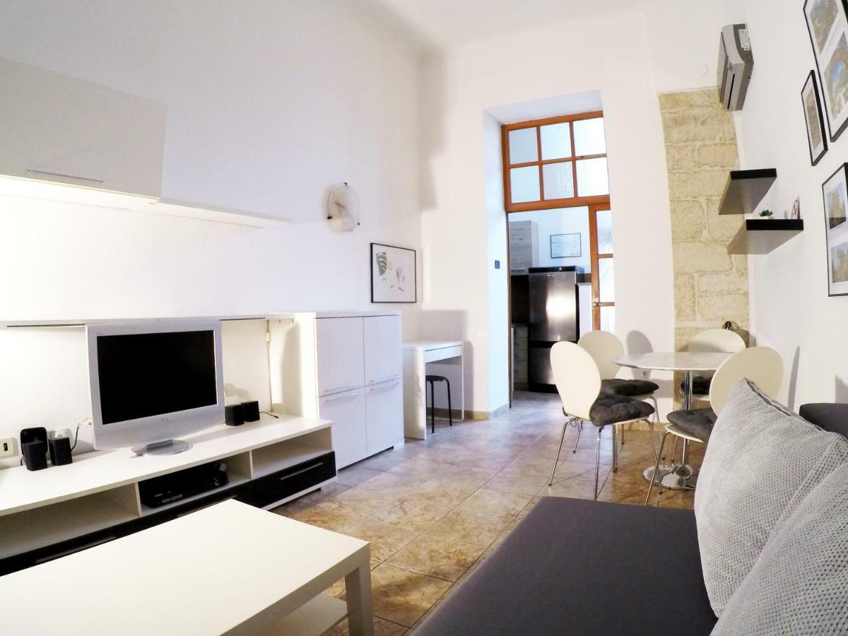 Apartman Kyra Pola Esterno foto