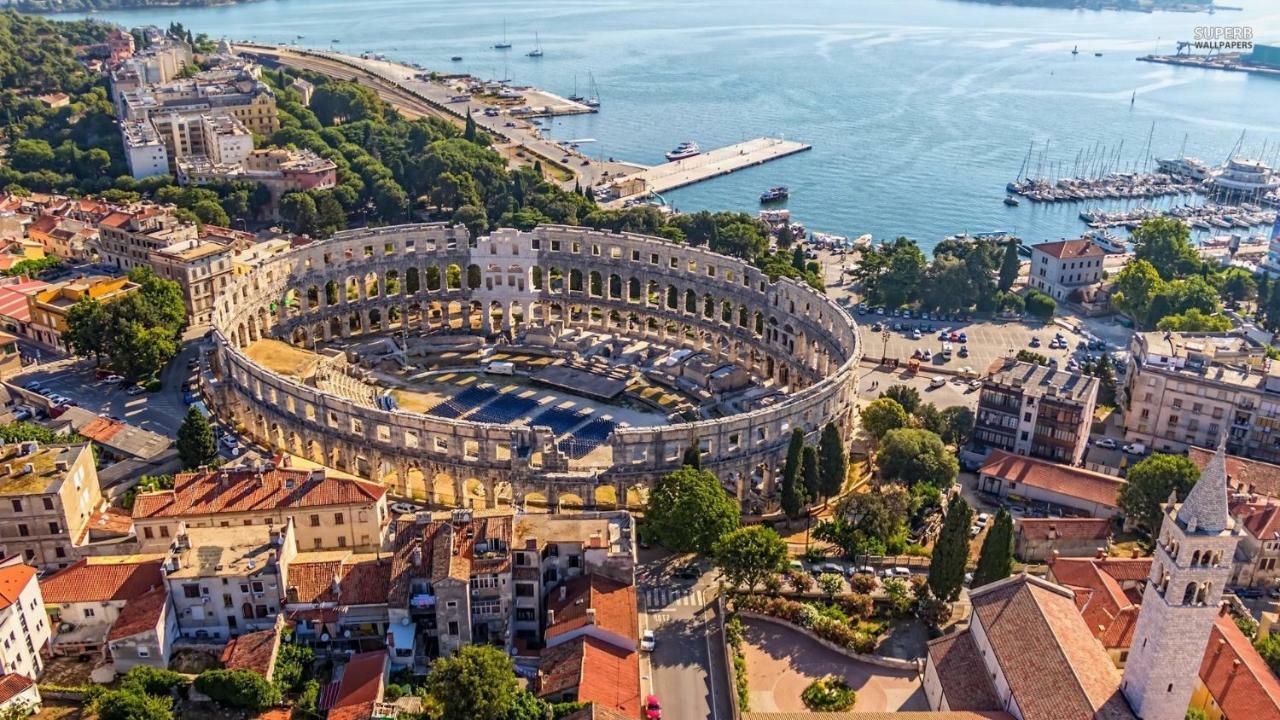 Apartman Kyra Pola Esterno foto